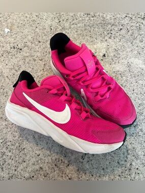 Nike Shoes pink girls youth size 2